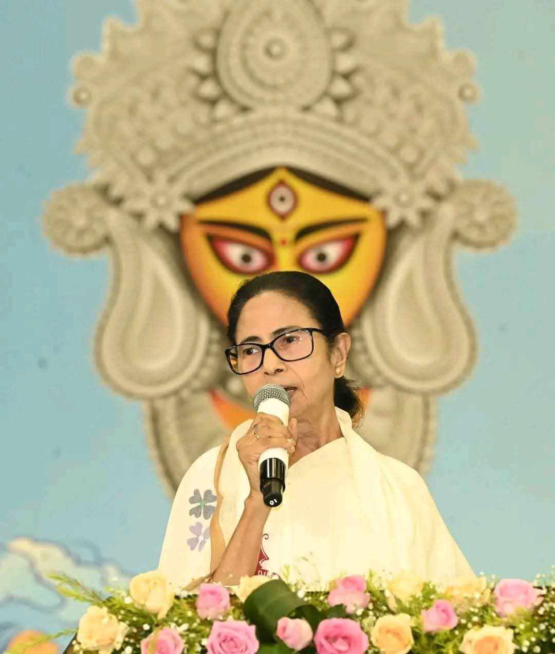 দূর্গাপূজার অনুদান বেড়ে ১লক্ষ ১০হাজার টাকা, খুশী পূজা কমিটিগুলো