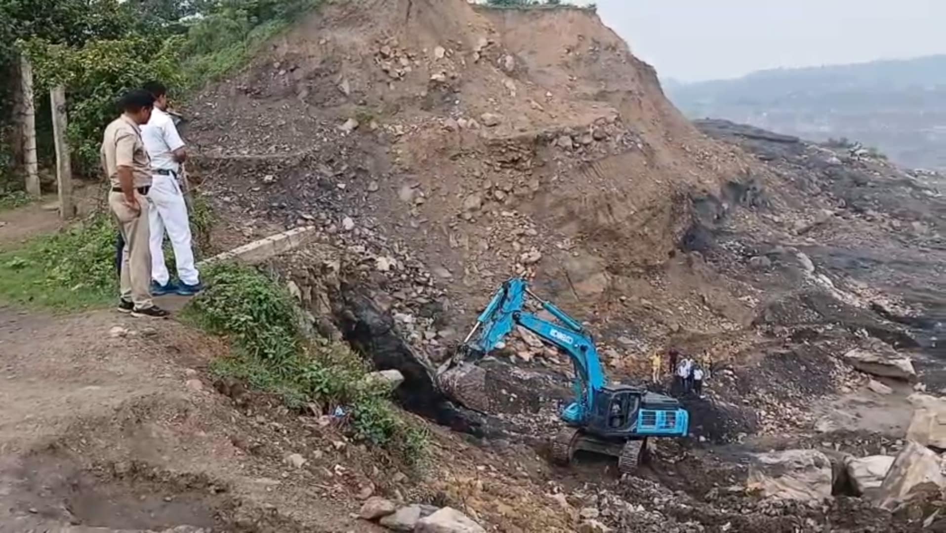 দামাগড়িয়া কয়লা খনিতে অবৈধ খননের চেষ্টা রুখল বিসিসিএল কর্তৃপক্ষ দামাগড়িয়া কয়লা খনিতে অবৈধ খননের চেষ্টা রুখল বিসিসিএল কর্তৃপক্ষ