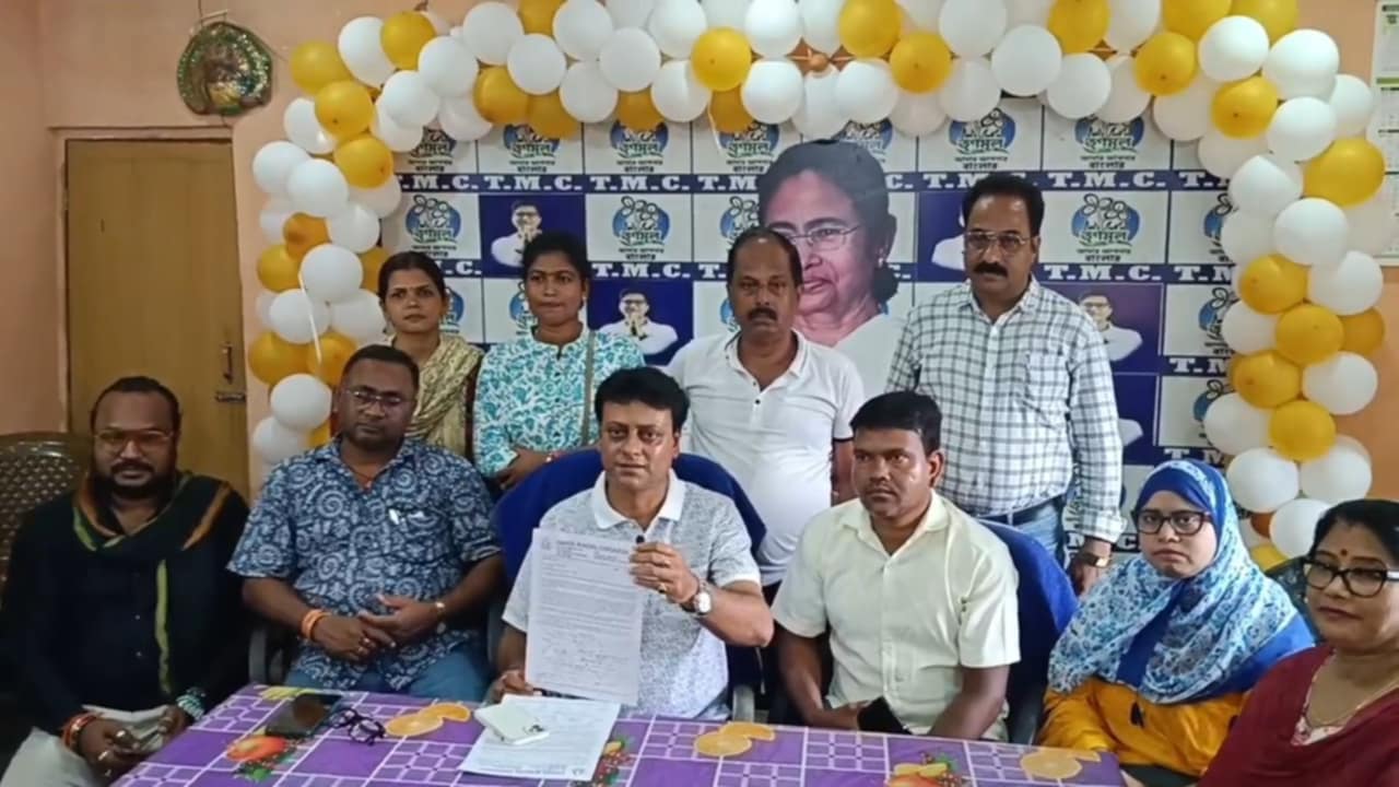 ইস্কোতে চাকরির দাবিতে বেকার যুব মঞ্চের সমর্থনে তৃণমূল কংগ্রেস ইস্কোতে চাকরির দাবিতে বেকার যুব মঞ্চের সমর্থনে তৃণমূল কংগ্রেস