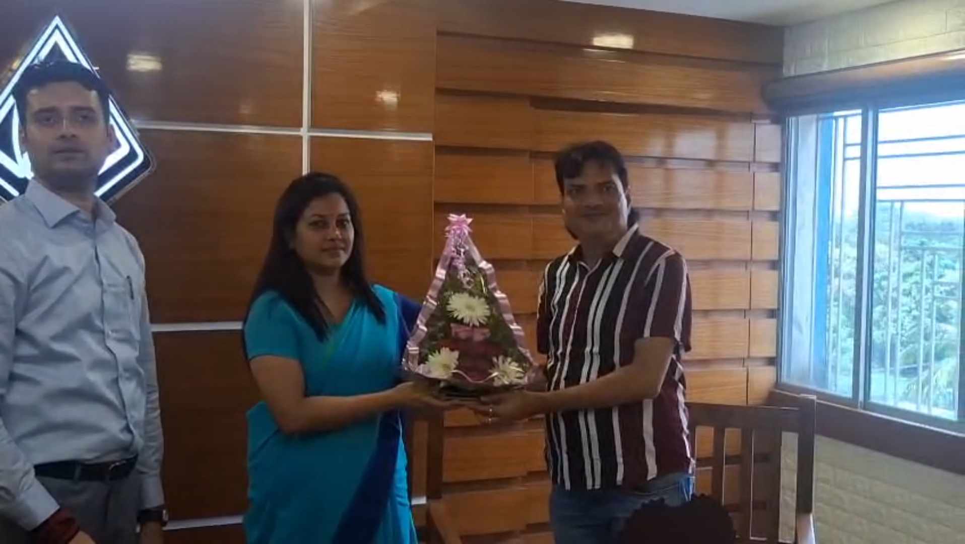 অদিতি চৌধুরীর পুরনিগমের কমিশনার হিসেবে দায়িত্বভার অদিতি চৌধুরীর পুরনিগমের কমিশনার হিসেবে দায়িত্বভার