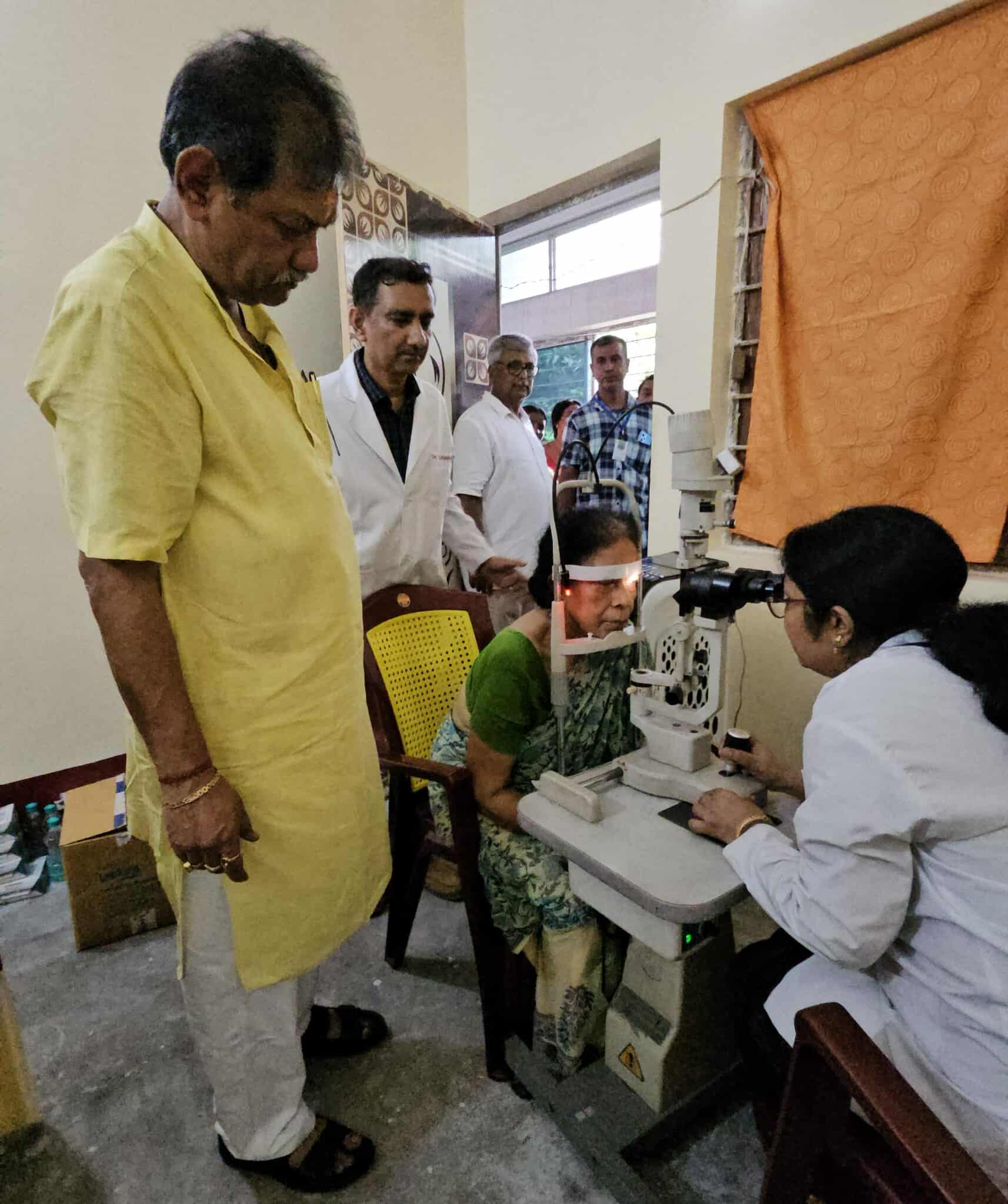 বৃদ্ধাশ্রমে বাবা-মায়েরদের বিনামূল্যে চিকিৎসা পরিষেবা শুরু হলো বিধায়কের উদ্যোগে বৃদ্ধাশ্রমে বাবা-মায়েরদের বিনামূল্যে চিকিৎসা পরিষেবা শুরু হলো বিধায়কের উদ্যোগে