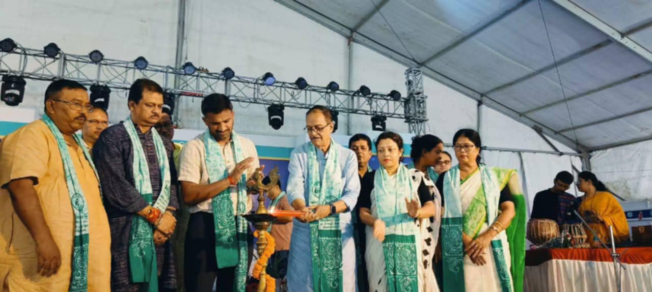 আসানসোলে শুরু হলো ‘বাংলা মোদের গর্ব’ মেলা আসানসোলে শুরু হলো ‘বাংলা মোদের গর্ব’ মেলা