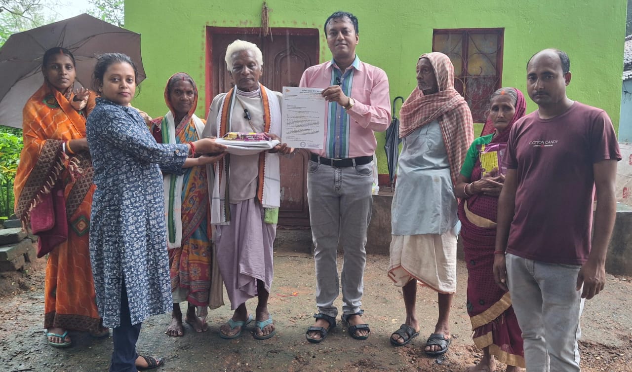 পদ্মশ্রীর মত পদ্মভূষণ পুরস্কারের জন্যও দুঃখু মাঝির নাম প্রস্তাব করতে চলেছে হিন্দুমহাসভা পদ্মশ্রীর মত পদ্মভূষণ পুরস্কারের জন্যও দুঃখু মাঝির নাম প্রস্তাব করতে চলেছে হিন্দুমহাসভা