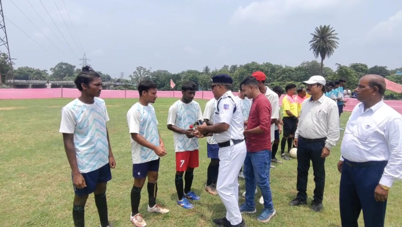 এক দিবসীয় ফুটবল টুর্নামেন্ট রেলপারে এক দিবসীয় ফুটবল টুর্নামেন্ট রেলপারে