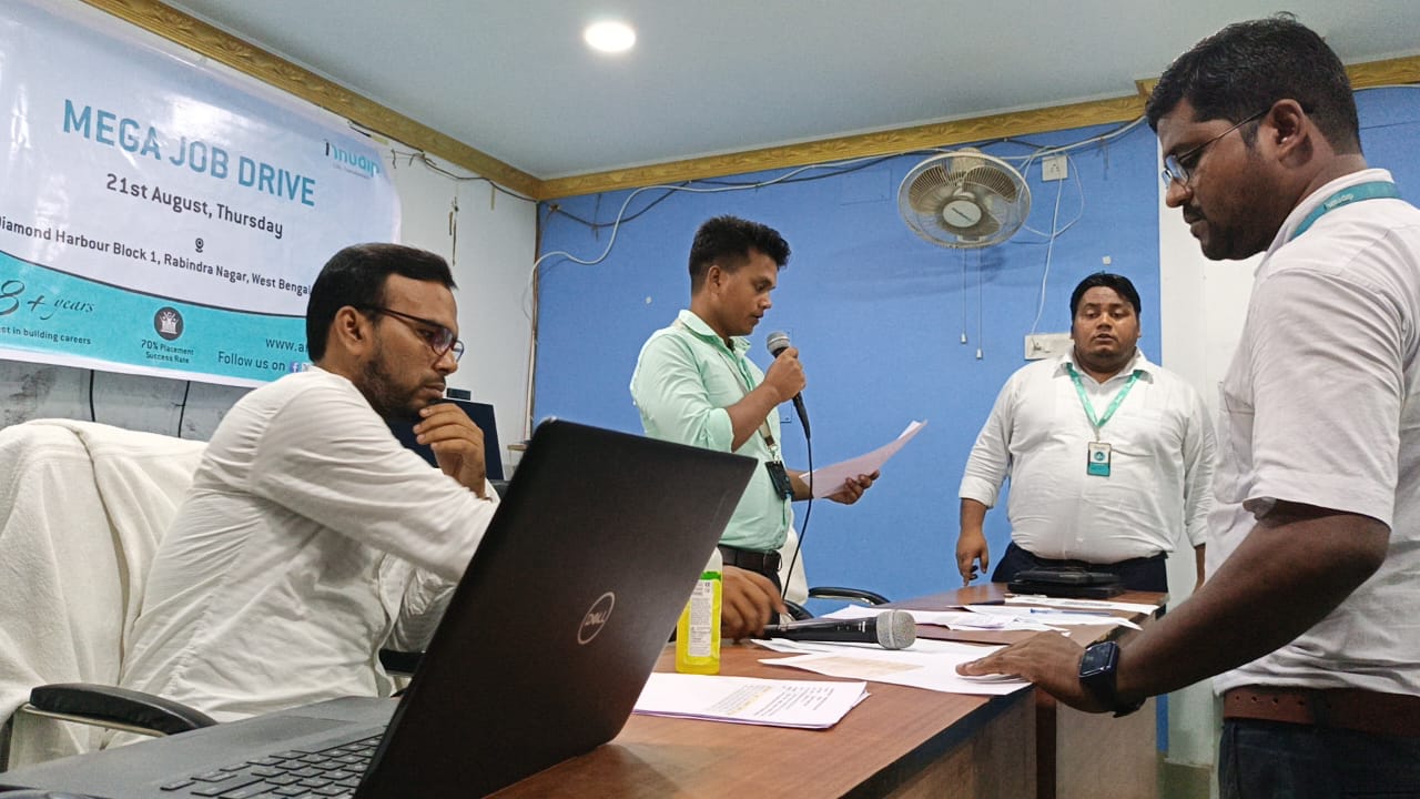 ১৮ র উদ্ধে বেকার যুবক যুবতীদের জন্য মেগা জব ড্রাইভ