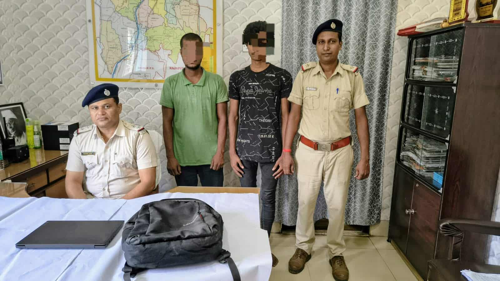 উদ্ধার হলো চুরি যাওয়া ল্যাপটপ উদ্ধার হলো চুরি যাওয়া ল্যাপটপ