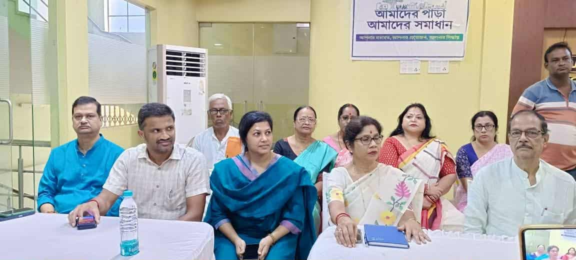 ‘আমাদের পাড়া, আমাদের সমাধান’- উপস্থিত রাজ্যের দুই মন্ত্রী ‘আমাদের পাড়া, আমাদের সমাধান’- উপস্থিত রাজ্যের দুই মন্ত্রী