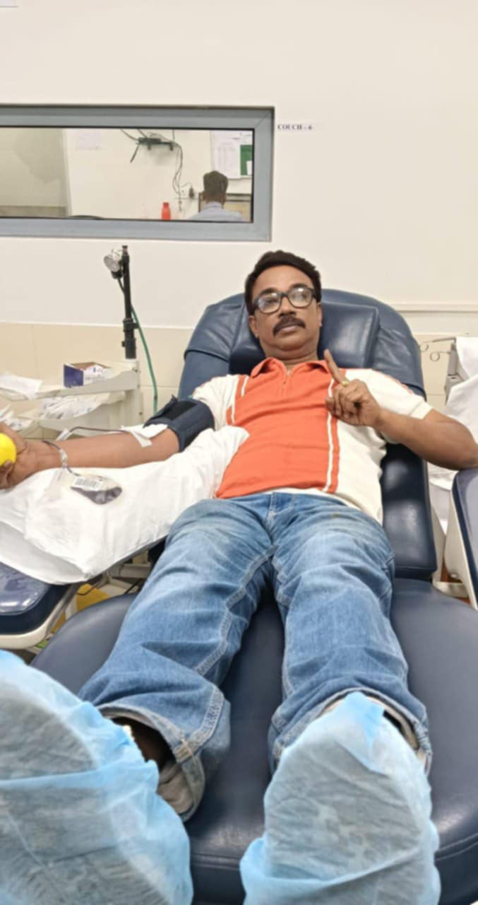 সাম্প্রদায়িক সম্প্রীতির নজির, হিন্দু মেয়েকে রক্ত দিয়ে প্রাণ বাঁচালেন মুসলিম যুবক সাম্প্রদায়িক সম্প্রীতির নজির, হিন্দু মেয়েকে রক্ত দিয়ে প্রাণ বাঁচালেন মুসলিম যুবক