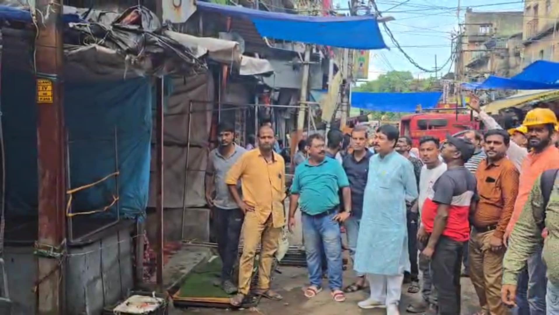 বস্তিন বাজারে ভয়াবহ অগ্নিকাণ্ডের ঘটনা নিয়ে বিতর্ক