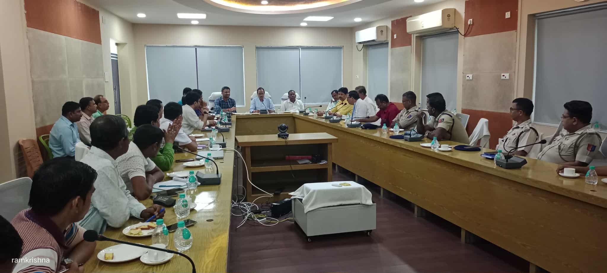 দূর্গাপূজার কার্নিভাল নিয়ে প্রস্তুতি সভা দূর্গাপূজার কার্নিভাল নিয়ে প্রস্তুতি সভা