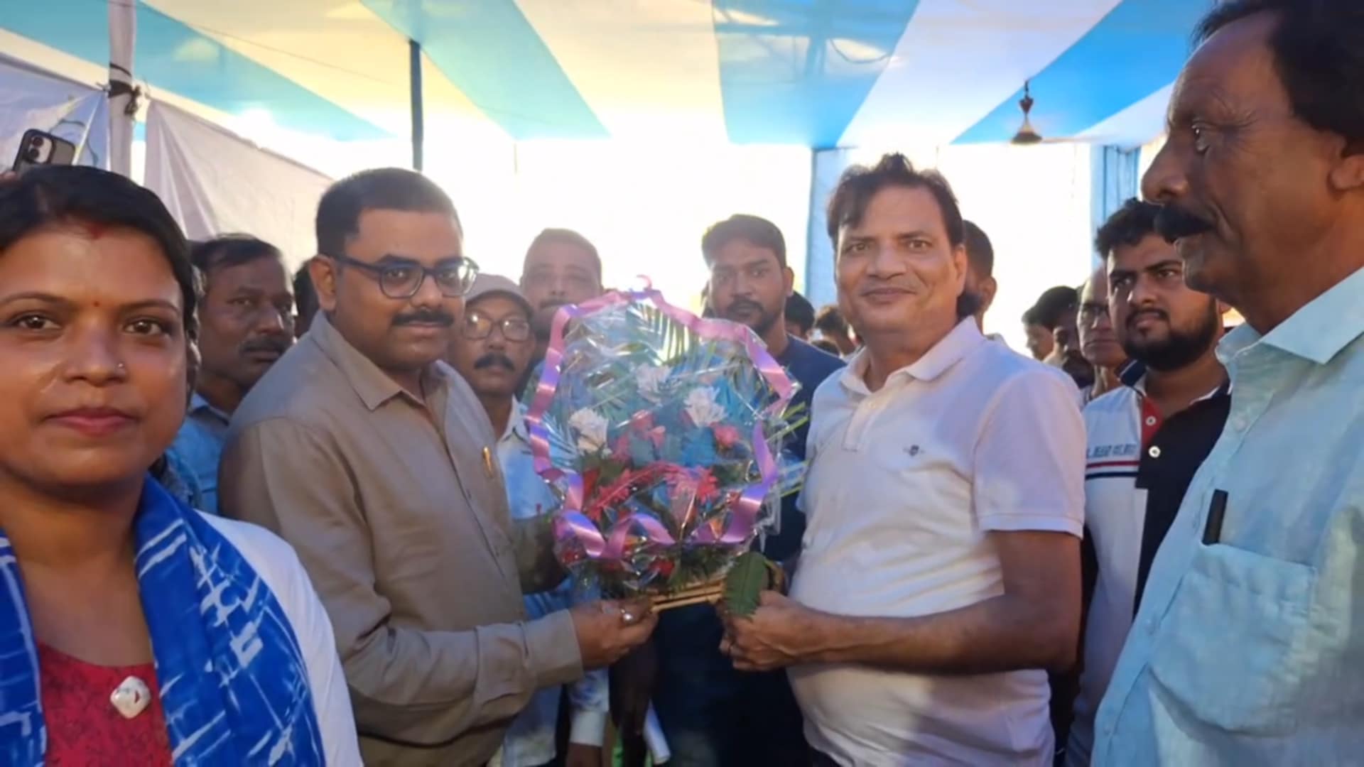 আমাদের পাড়া আমাদের সমাধান প্রকল্পের পরিদর্শনে বিধায়ক আমাদের পাড়া আমাদের সমাধান প্রকল্পের পরিদর্শনে বিধায়ক