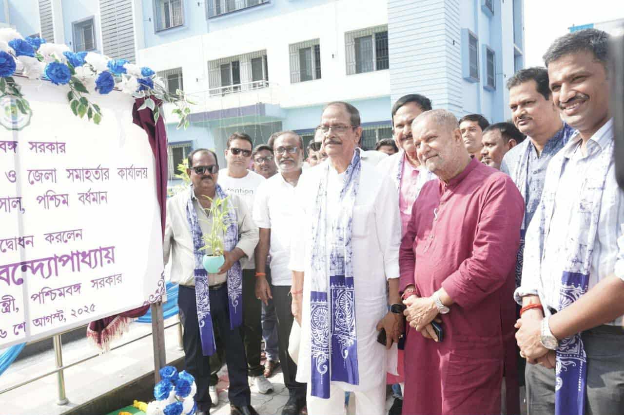 বর্ধমানে মুখ্যমন্ত্রীর প্রশাসনিক সভা, ভার্চুয়ালি উন্নয়ন প্রকল্পের উদ্বোধন ও শিল্যানাস