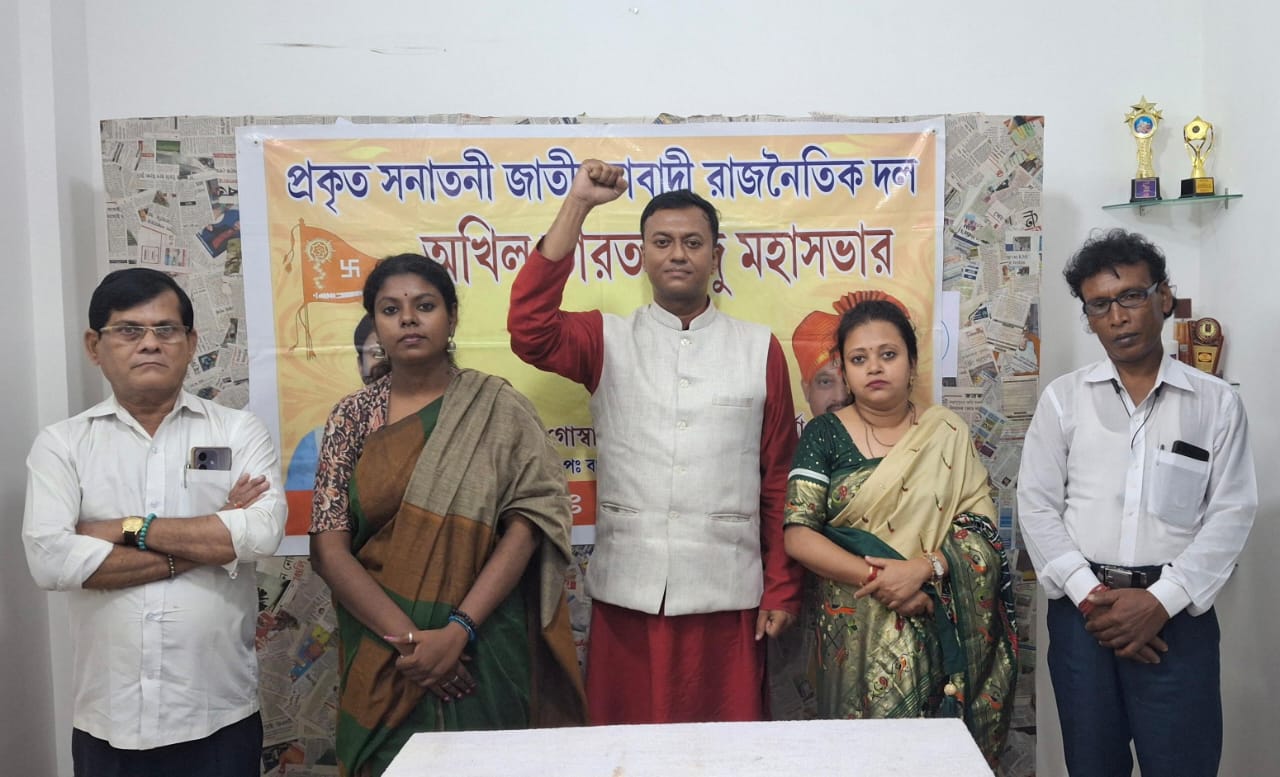 হিন্দুমহাসভার পূজার থিম “মাতৃভাষা মাতৃদুগ্ধ সম”, বিশেষ আকর্ষণ বিশ্বের ক্ষুদ্রতম দুর্গা হিন্দুমহাসভার পূজার থিম “মাতৃভাষা মাতৃদুগ্ধ সম”, বিশেষ আকর্ষণ বিশ্বের ক্ষুদ্রতম দুর্গা