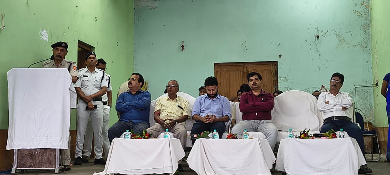 শারদ উৎসবকে উপলক্ষ্য করে সালানপুর থানার উদ্যেগে সমন্বয় সভা রূপনারায়ানপুরে শারদ উৎসবকে উপলক্ষ্য করে সালানপুর থানার উদ্যেগে সমন্বয় সভা রূপনারায়ানপুরে