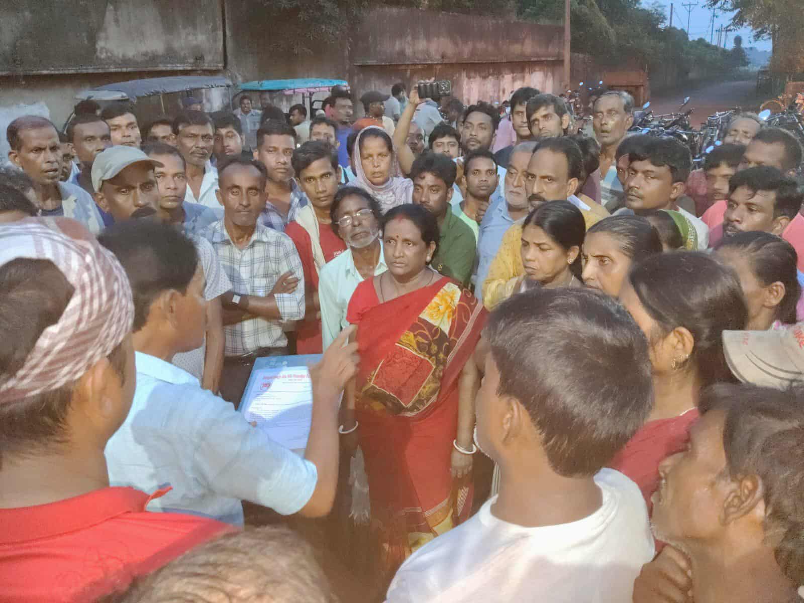 रानीगंज हुगली जूट मिल वर्कर्स यूनियन सीटू की तरफ से गेट सभा का आयोजन रानीगंज हुगली जूट मिल वर्कर्स यूनियन सीटू की तरफ से गेट सभा का आयोजन