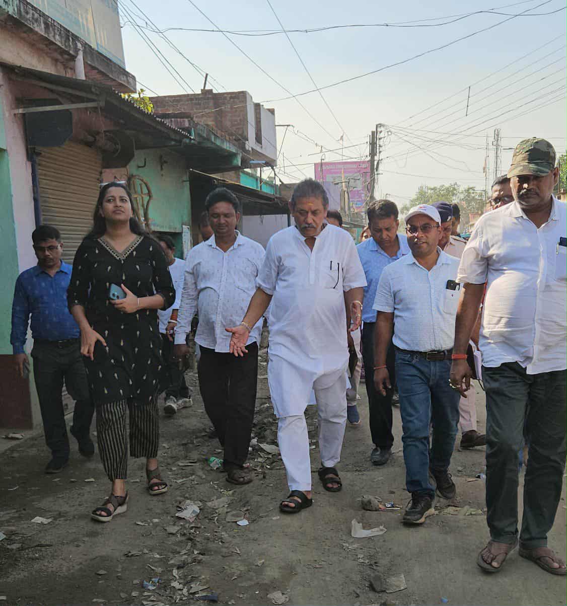 প্রবল বর্ষণে পাণ্ডবেশ্বরে ক্ষতিগ্রস্ত বিভিন্ন রাস্তা পরিদর্শন বিধায়ক সহ সরকারি আধিকারিকদের প্রবল বর্ষণে পাণ্ডবেশ্বরে ক্ষতিগ্রস্ত বিভিন্ন রাস্তা পরিদর্শন বিধায়ক সহ সরকারি আধিকারিকদের