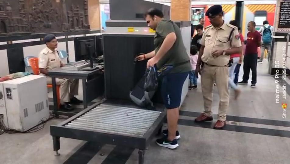 ENHANCED SECURITY MEASURES UNDERTAKEN OVER ASANSOL DIVISION FOR PASSENGER SAFETY ENHANCED SECURITY MEASURES UNDERTAKEN OVER ASANSOL DIVISION FOR PASSENGER SAFETY