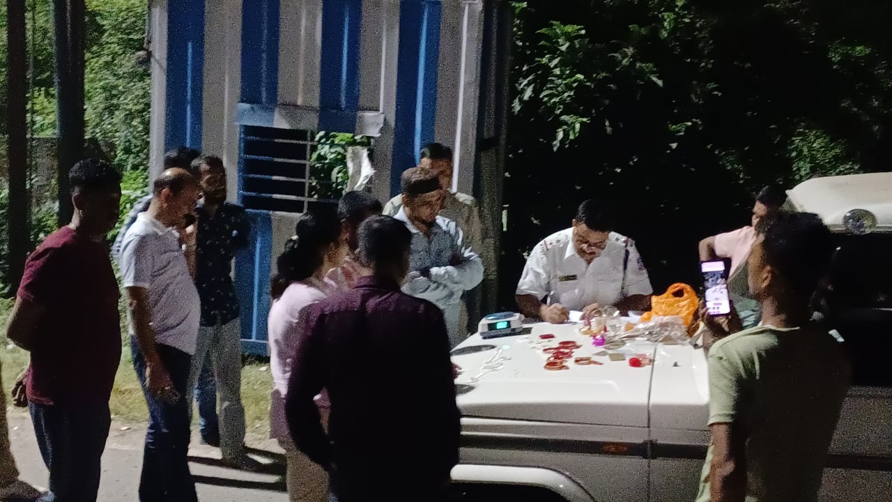 আসানসোলে চিটফান্ড কেলেঙ্কারির ঘটনার মুল অভিযুক্ত গ্রেফতার আসানসোলে চিটফান্ড কেলেঙ্কারির ঘটনার মুল অভিযুক্ত গ্রেফতার