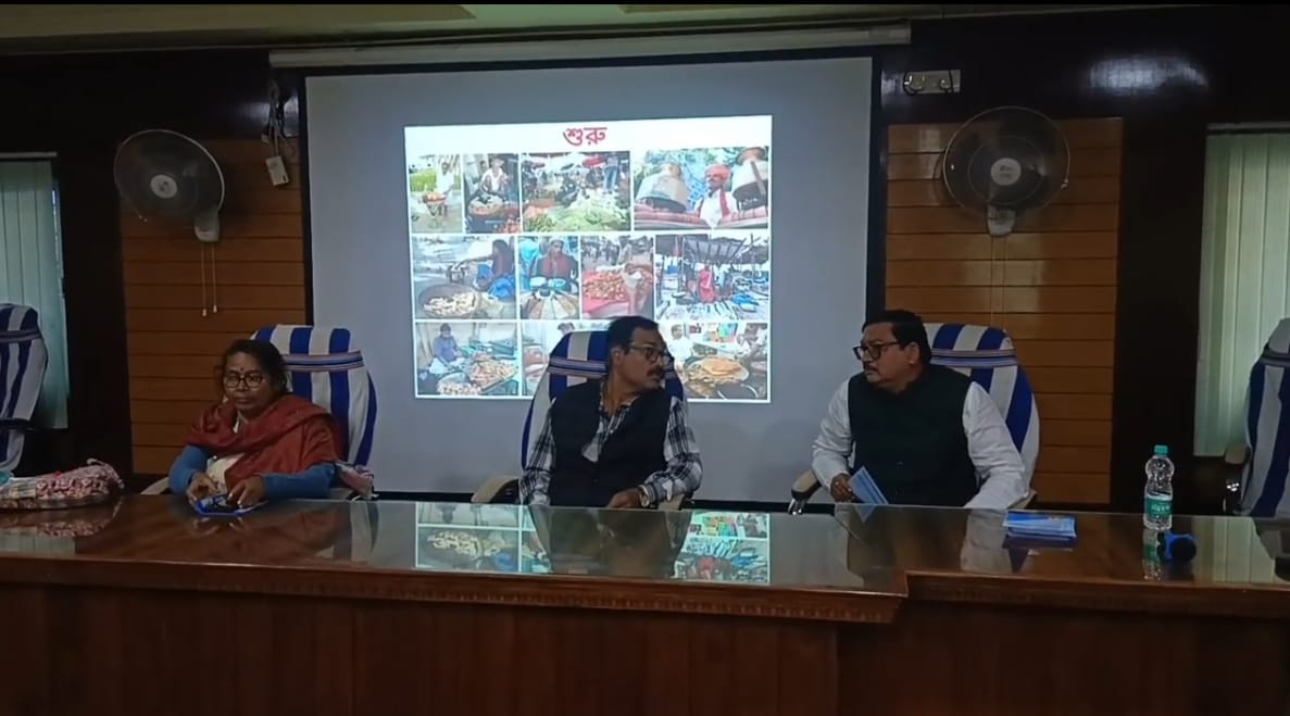 আসানসোল কর্পোরেশনের উদ্যোগে কর্পোরেশনের ভবনে আয়োজিত হল ক্ষুদ্র ব্যবসায়ীদের জন্য লোন মেলা