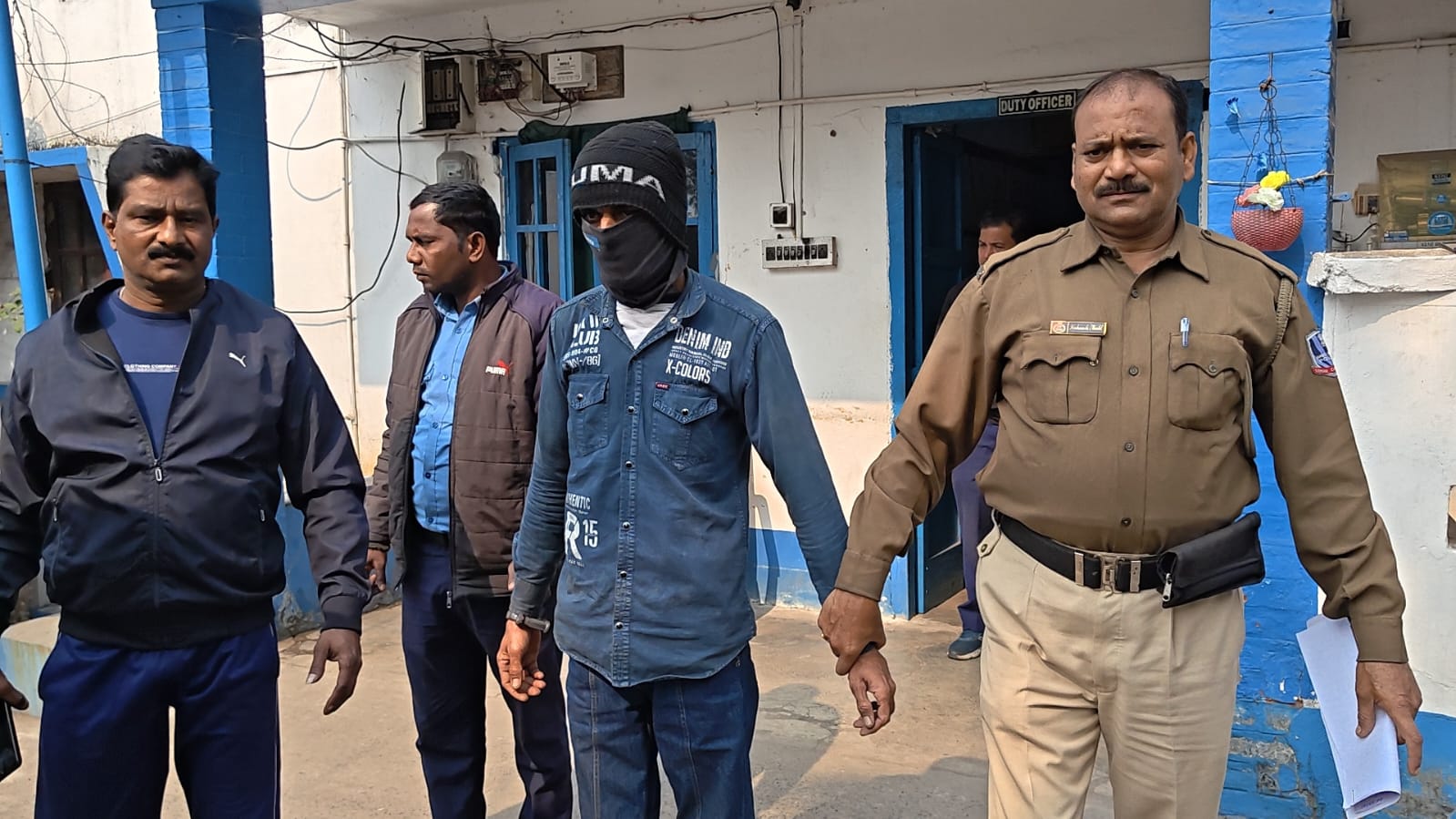 রূপনারায়ানপুর পুলিশ সিসিটিভি সূত্রে ধরে পাকড়াও করল এক ছিনতাই বাজ