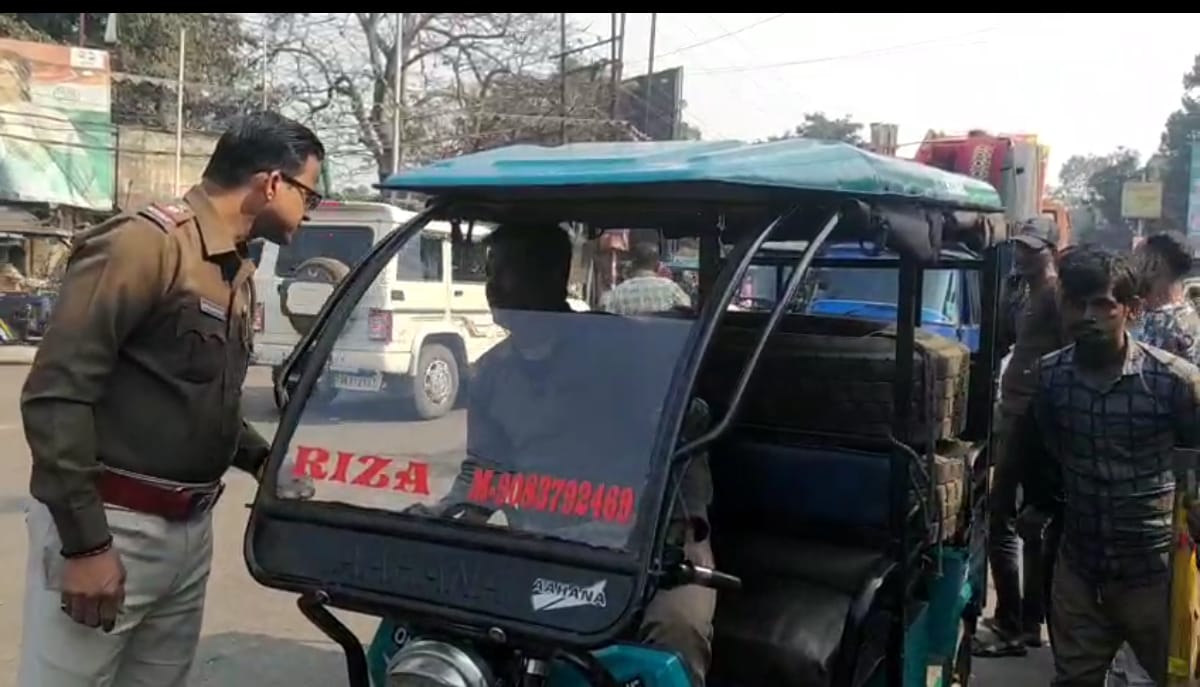 ৩১শে ডিসেম্বর পর্যন্ত সমস্ত টোটোর রেজিস্ট্রেশন করতে হবে, না হলে লীগেল অ্যাকশন হবে, নিয়ামতপুরে বললেন দুবে