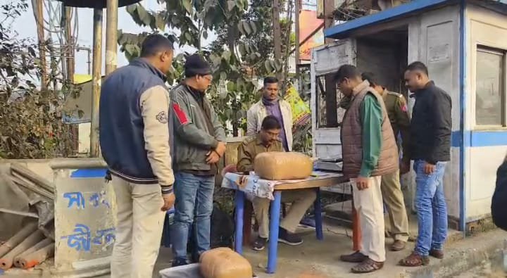 গাঁজা সহ গ্রেপ্তার একজন