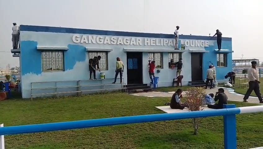 সাগরে মমতার মেগা সফর: যুদ্ধের প্রস্তুতি হেলিপ্যাড ময়দানে, রঙ-তুলির টানে সেজে উঠছে গঙ্গাসাগর