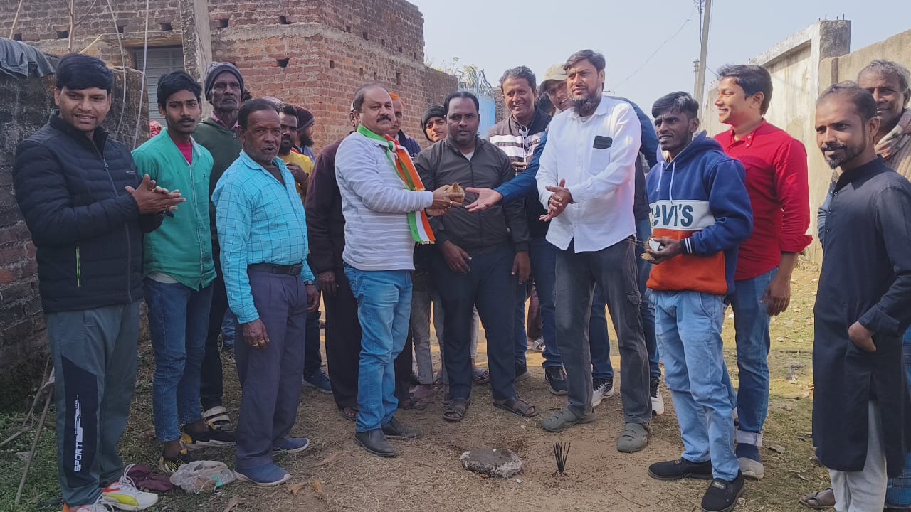নিয়ামতপুরের বিভিন্ন পাড়ায় ড্রেনের কাজের সূচনা