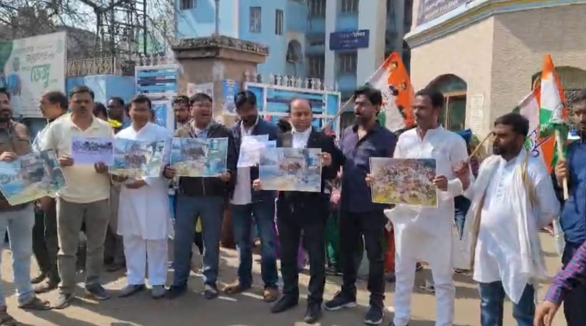 সাফাইকর্মীদের ধর্মঘটে শহর জর্জরিত, যুব কংগ্রেসের বিক্ষোভ ও ডেপুটেশন আসানসোল পৌর নিগমে