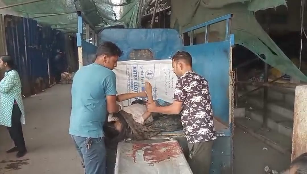 ফ্ল্যাট থেকে বৃদ্ধার দেহ উদ্ধারে এলাকায় চাঞ্চল্য