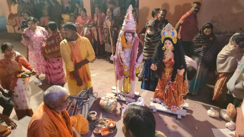 শিবরাত্রি উপলক্ষ্যে পানাগড়ে অনুষ্ঠিত হলো শিব পার্বতীর বিয়ের অনুষ্ঠান