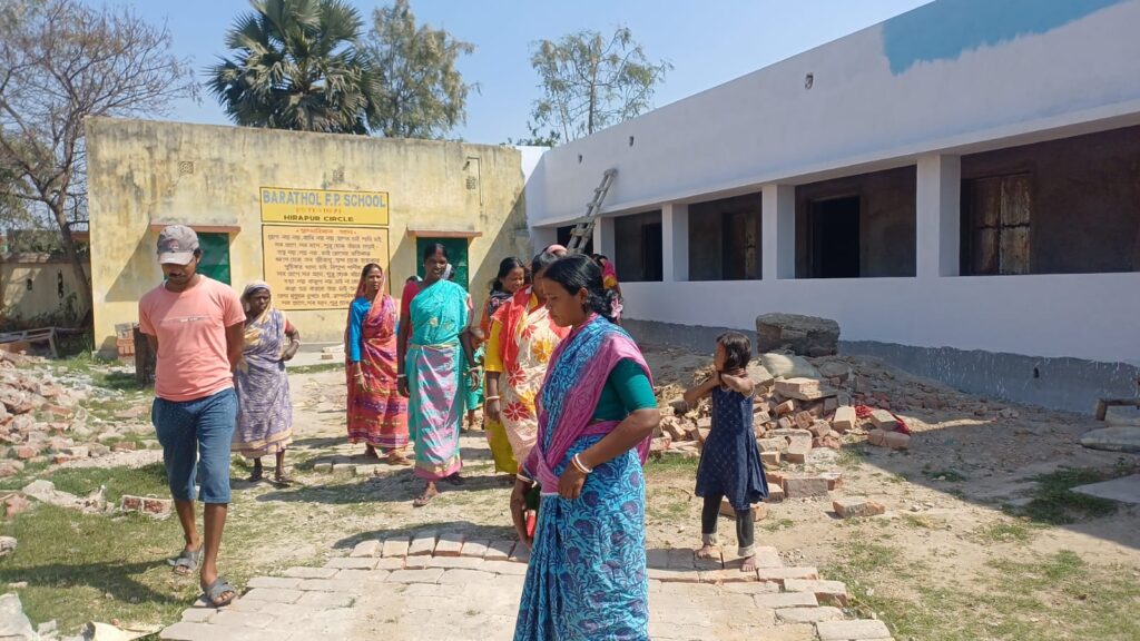 বার্থাল ফ্রি প্রাইমারি স্কুলের নির্মাণ কাজ বন্ধ করলেন স্থানীয়রা