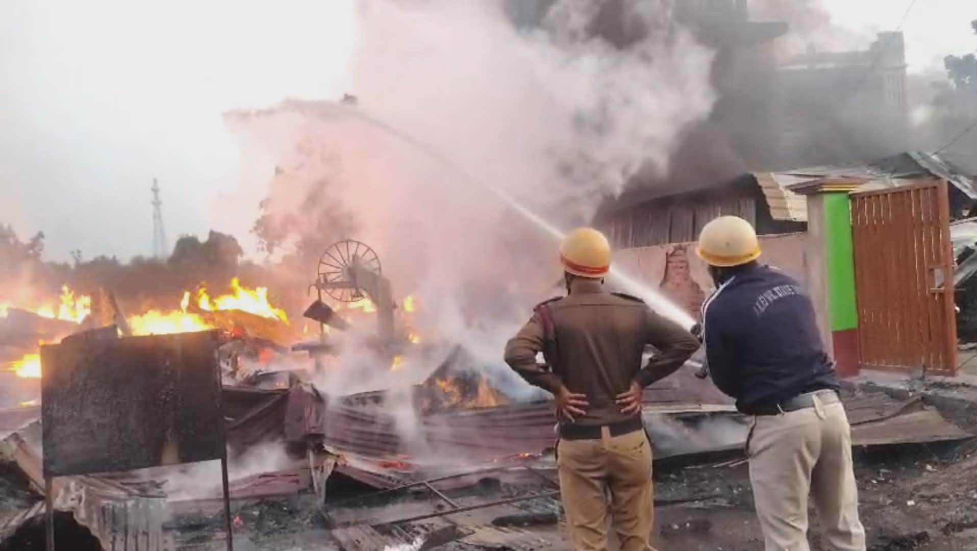 হাওড়ার আমতা নতুন রাস্তা মোড় সংলগ্ন এলাকায় ভয়াবহ আগুনে ভষ্মিভূত চারটি দোকান