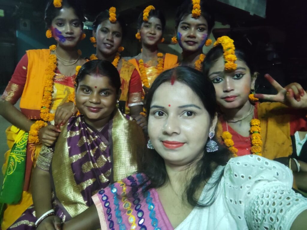 দোল উৎসবে মেতে উঠল নৃত্য একাডেমির কচিকাচারা