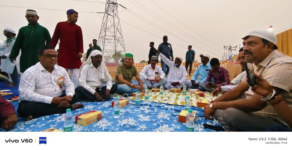সালানপুরের বৃন্দাবণীতে ইফতার পার্টিতে যোগ দিলেন মেয়র বিধান উপাধ্যায়