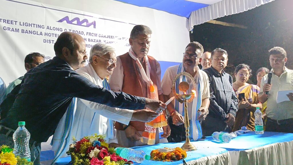 মন্ত্রীর হাত ধরে দূর হলো অন্ধকার, খুশি এলাকাবাসী 