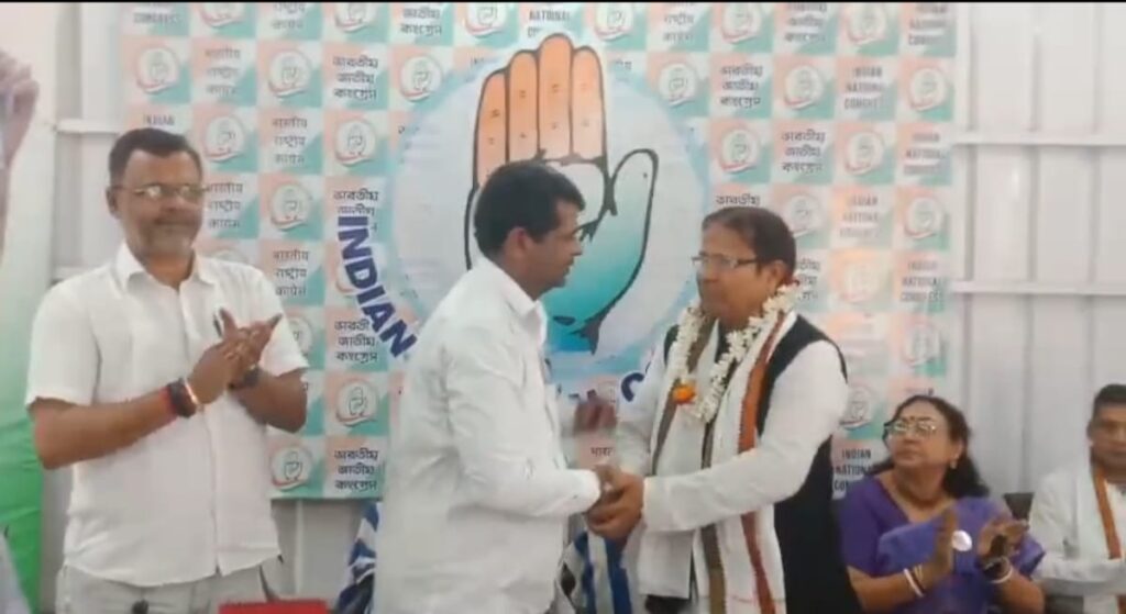 আসানসোল কংগ্রেস কার্যালয়ে আন্তর্জাতিক নারী দিবস উপলক্ষে মহিলা কংগ্রেস কর্মীদের নিয়ে বৈঠক