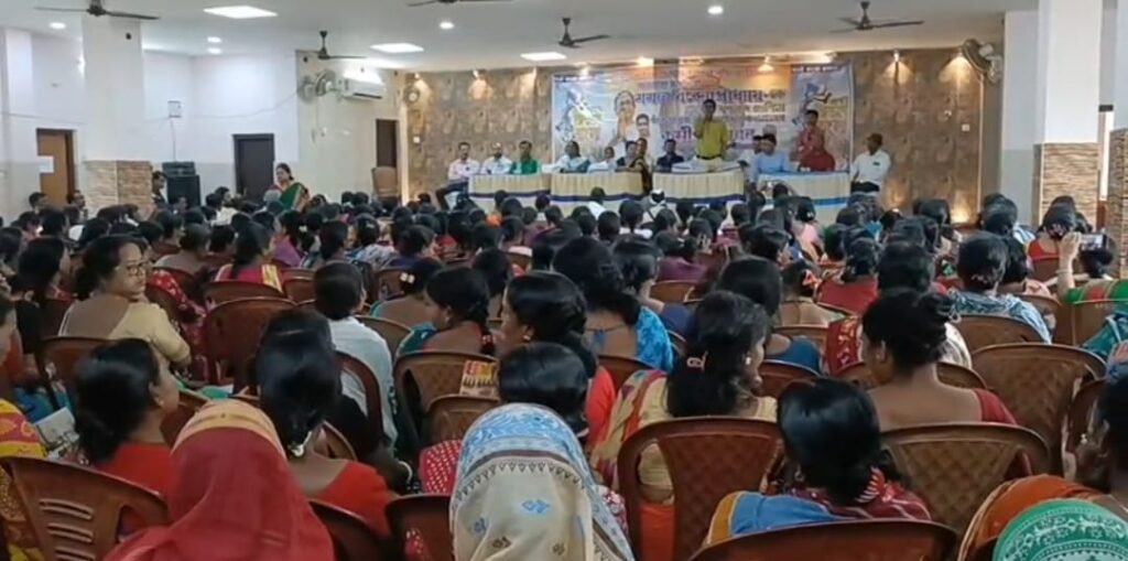 কাঁকসায় মহিলা তৃণমূল কংগ্রেসের কর্মীসভা 