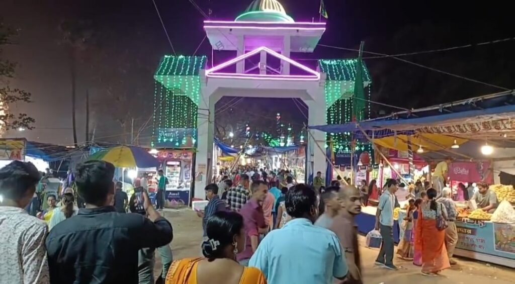 কাঁকসার দানবাবা মেলা, ধরা পড়ল সম্প্রীতির ছবি 