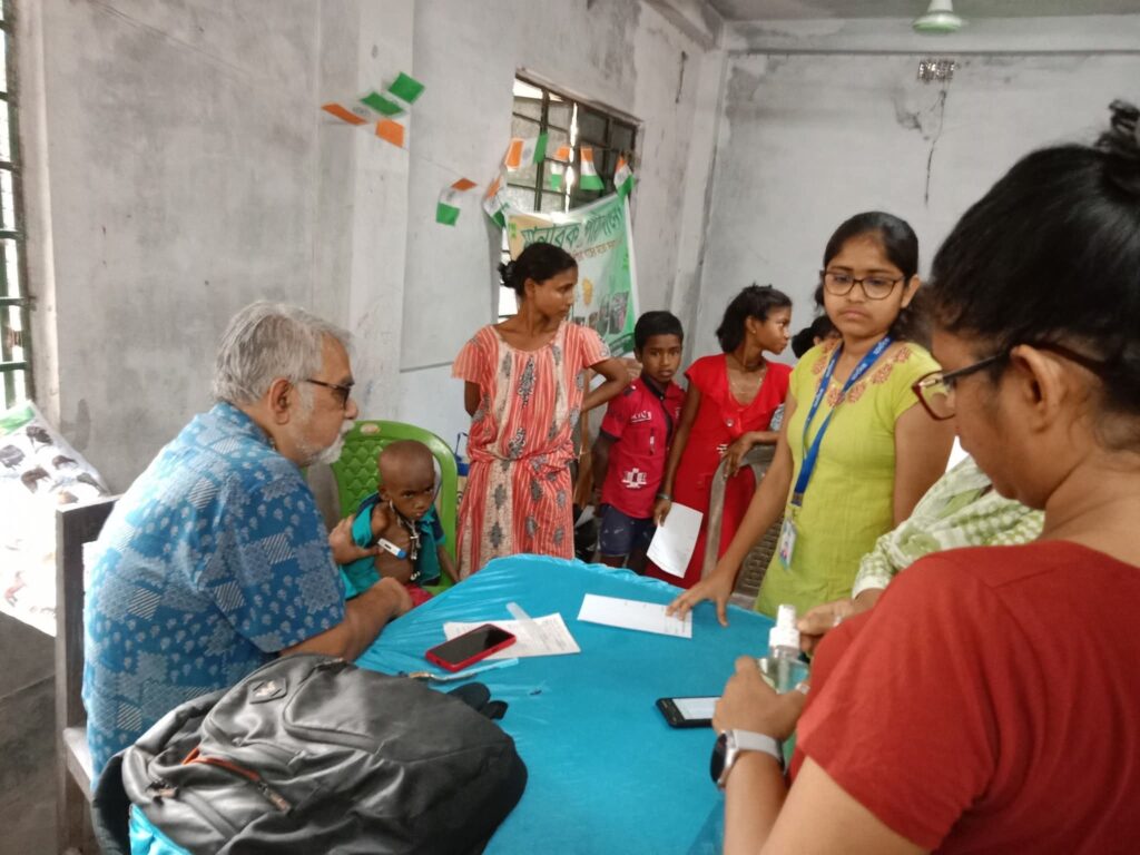 বিনামূল্যে স্বাস্থ্য পরীক্ষা শিবিরের আয়োজন করল স্বেচ্ছাসেবী সংস্থা  