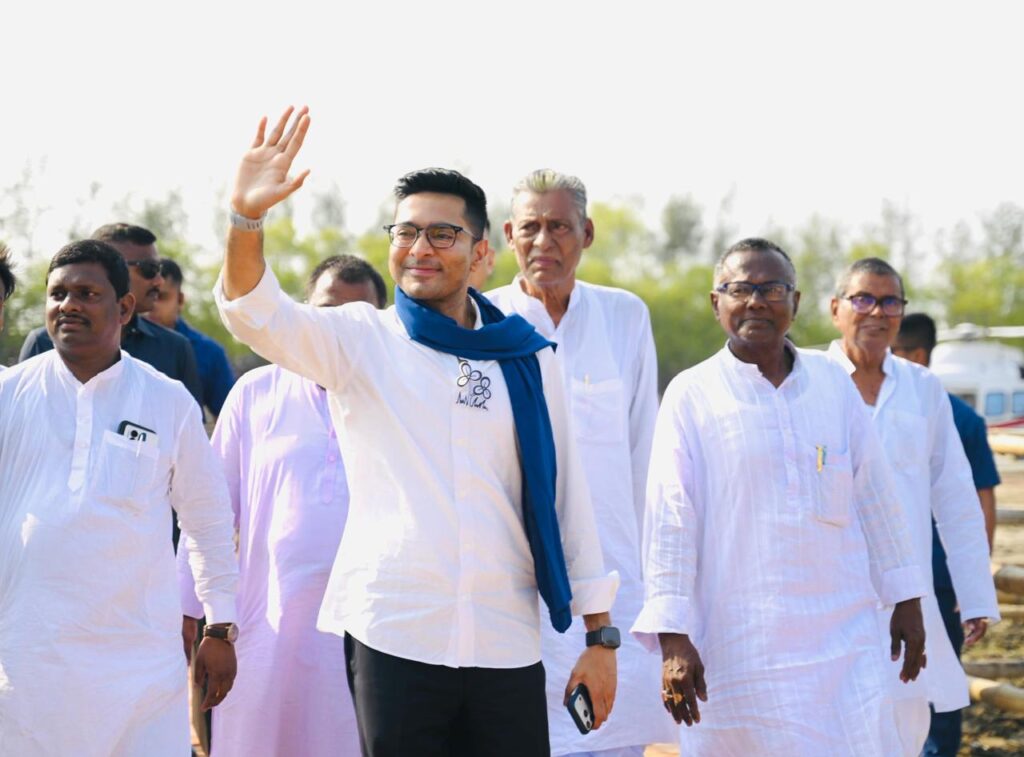 পাথরপ্রতিমা থেকে নির্বাচনী প্রচার শুরু করলেন অভিষেক বন্দ্যোপাধ্যায়