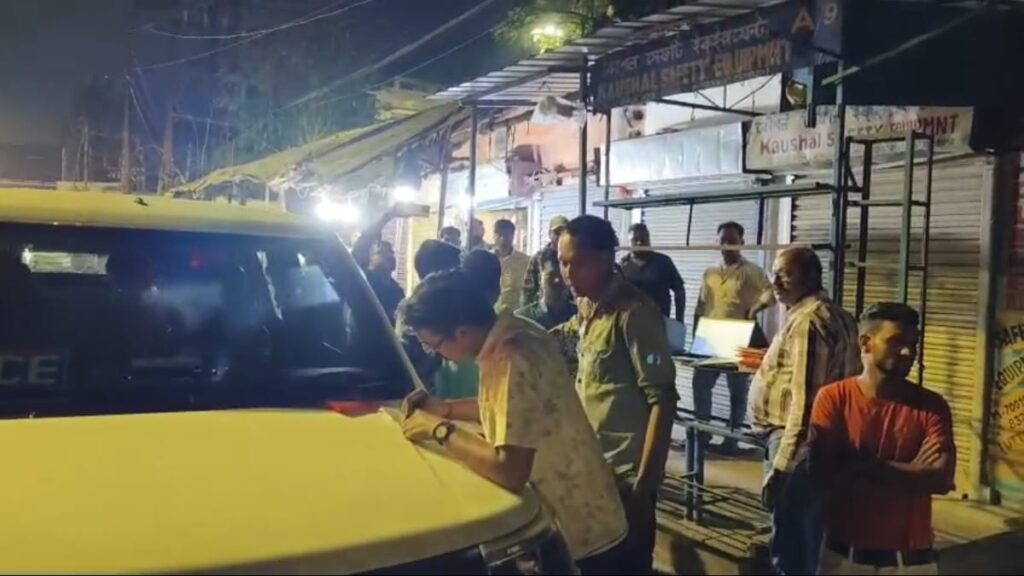 লক্ষাধিক নগদ অর্থ ও মাদক সহ গ্রেপ্তার ২ 