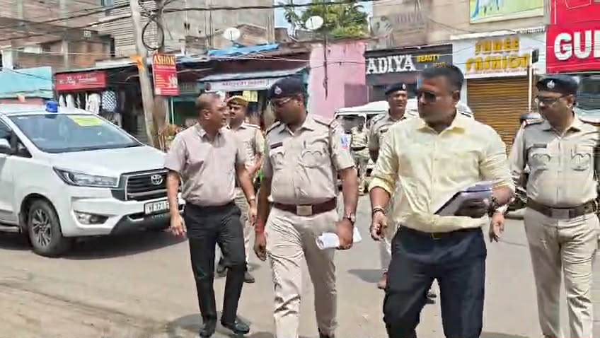 পুলিশ অবজার্ভারের বুথ পরিদর্শন