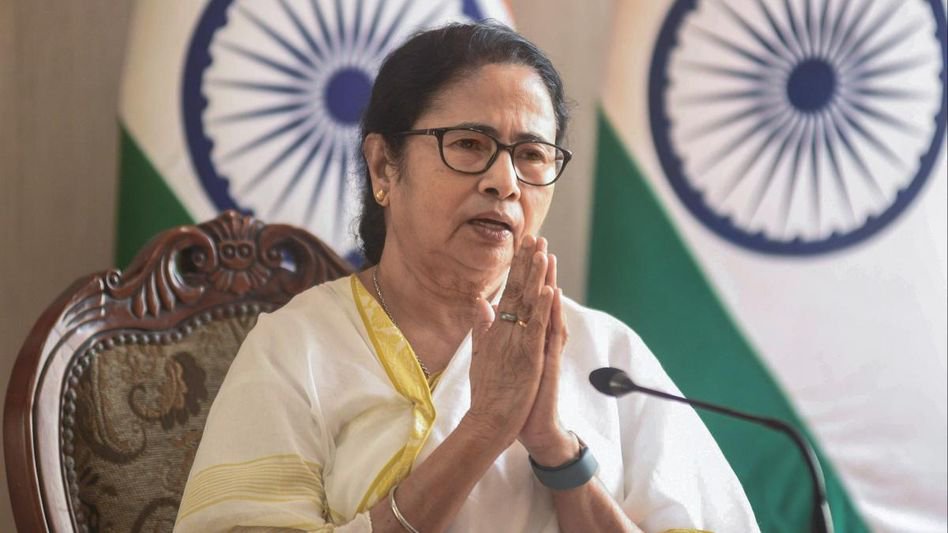 একাধিক দপ্তরের পদ থেকে ইস্তফা দিলেন মুখ্যমন্ত্রী 