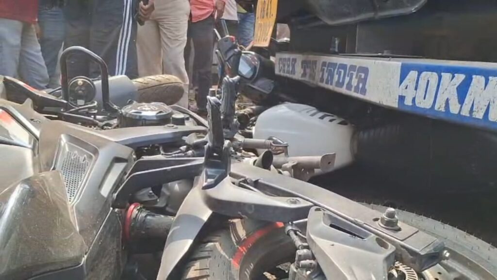 জাতীয় সড়কে দুর্ঘটনা, এলাকায় চাঞ্চল্য 