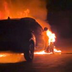 হঠাৎ চলন্ত গাড়িতে আগুন, প্রাণে বাঁচলেন চালক