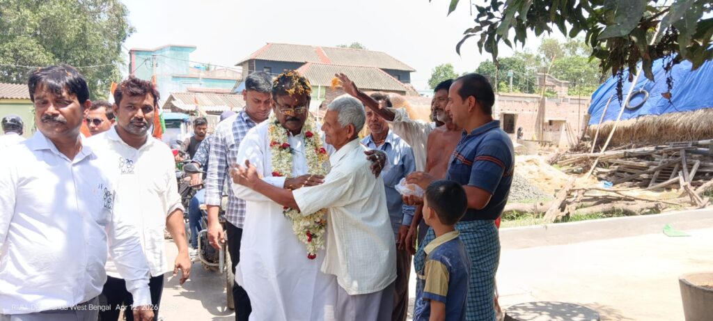 হুগলীর গোঘাটে তৃণমূল কংগ্রেস প্রার্থী ডা: নির্মল মাজির জোরদার প্রচার