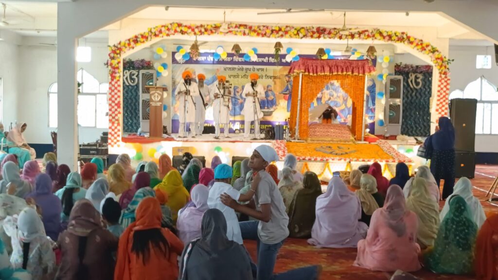 শ্রদ্ধার সঙ্গে পালিত হলো ৩২৭তম খালসা পন্থের জন্ম জয়ন্তী