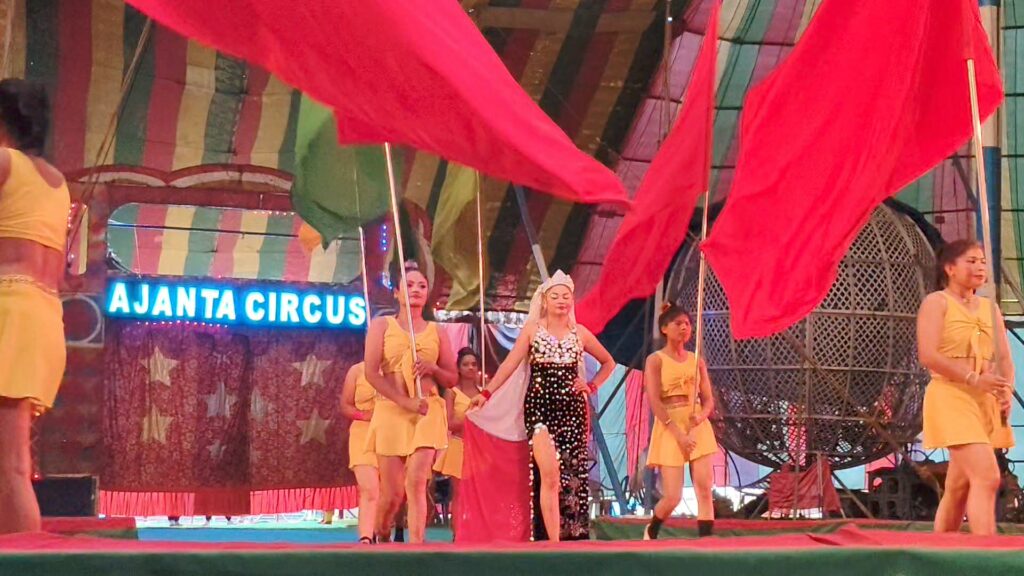 আসানসোলে শৈশবের স্মৃতি উসকে দিতে হাজির অজন্তা সার্কাস