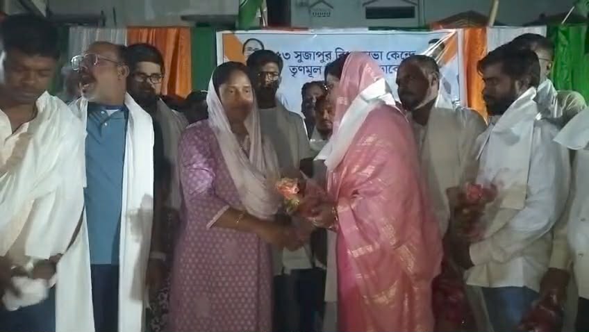 কংগ্রেস ছেড়ে তৃণমূল কংগ্রেসে যোগ দিলেন চার গ্রাম পঞ্চায়েত সদস্য